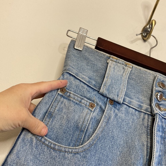 Vintage Jeans Womens 26 x 31 High Pinch Waist Straight Taper 90s 80s Light Blue - Picture 5 of 11